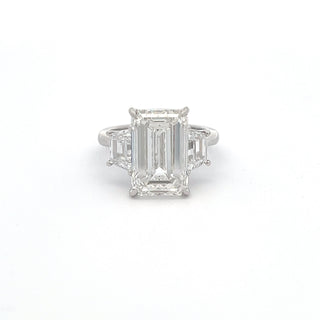 PLATINUM LAB GROWN DIAMOND 9CT EMERALD CUT