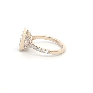 14K Y/G LAB GROWN DIAMOND EMERALD CUT CENTER WITH ROUNDS 2.50CTS