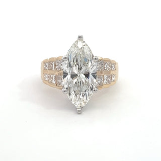 14K Y/G LAB GROWN DIAMOND 4.50 CARAT MARQUISE CENTER RING WITH PRINCESS CUT