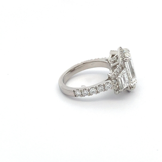 PLATINUM LAB GROWN DIAMOND 7.5CT EMERALD CUT