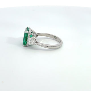 14K W/G LAB GROWN EMERALD & LAB GROWN DIAMOND RING 4.50 TCW