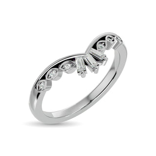 10KT WHITE GOLD 1/8CT TW DIAMOND CHEVRON BAND